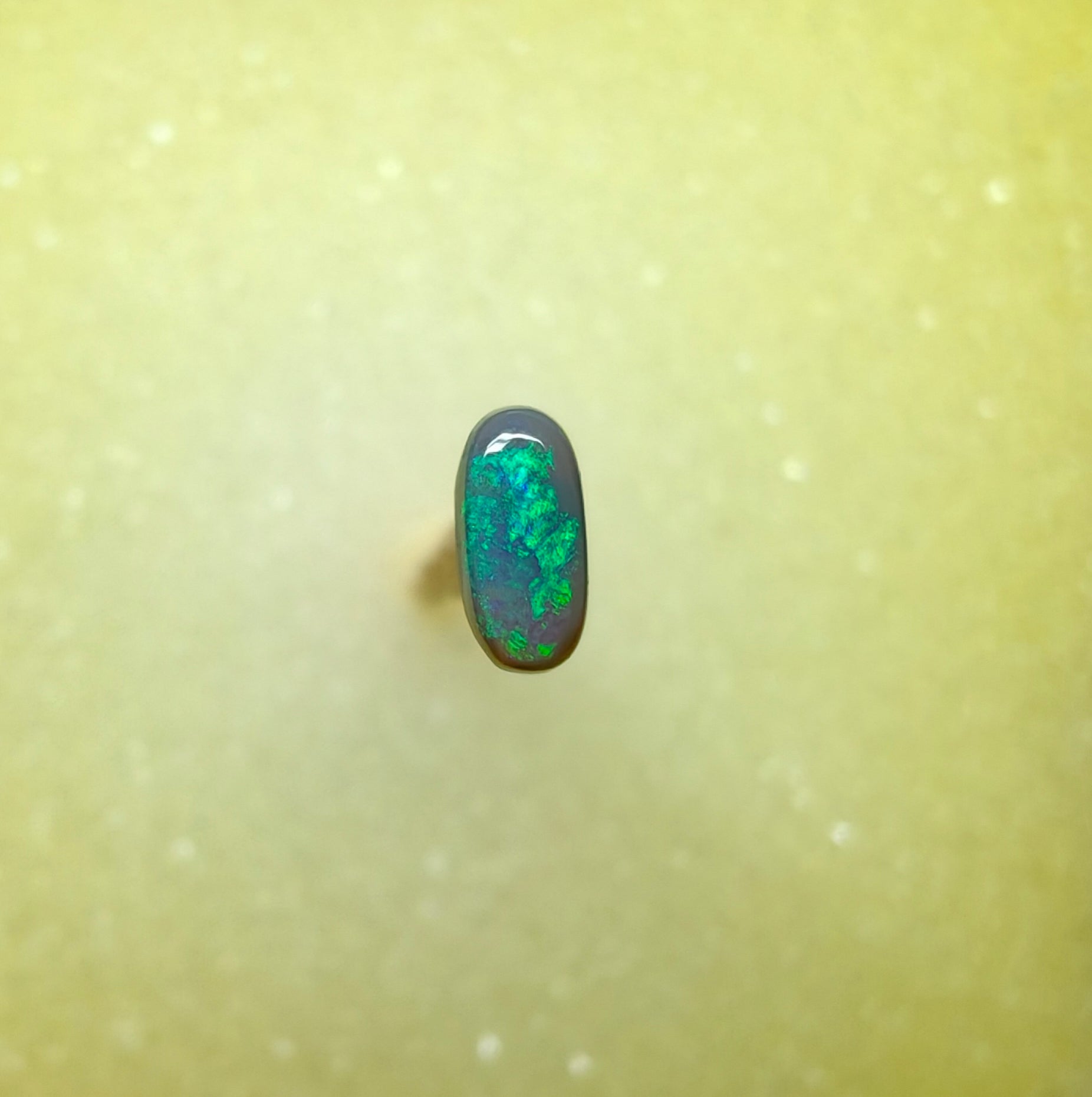 A1065 - Long cut green flash dark opal