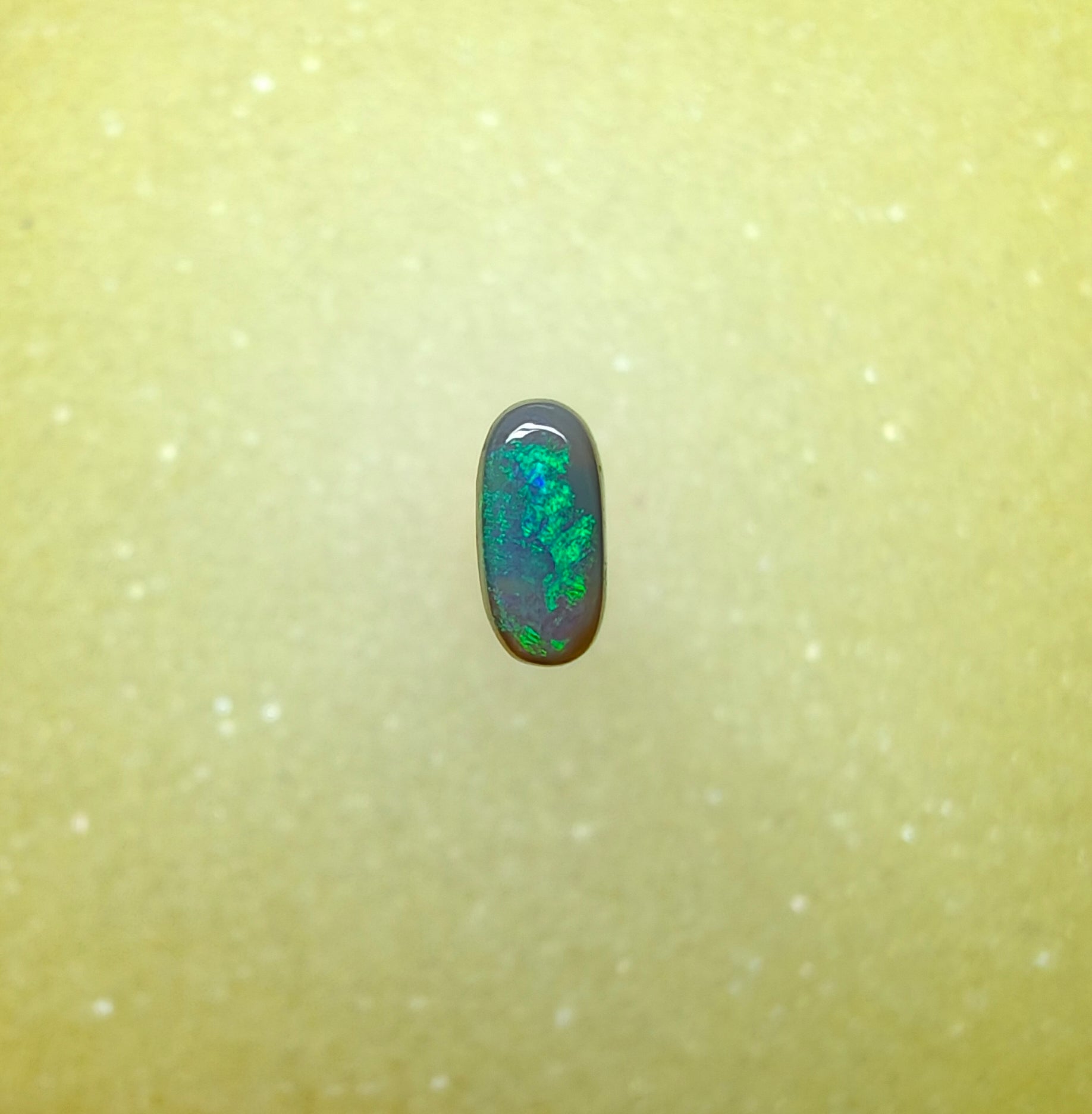 A1065 - Long cut green flash dark opal