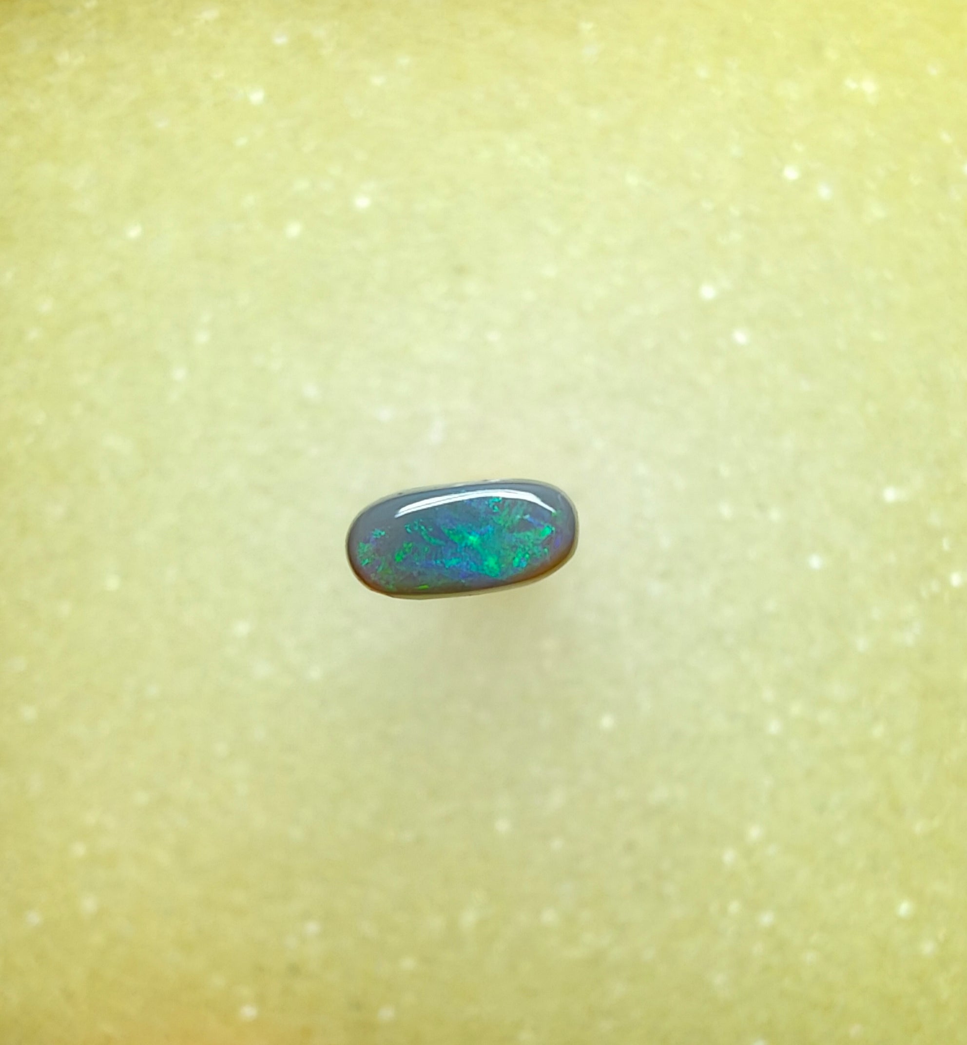 A1065 - Long cut green flash dark opal