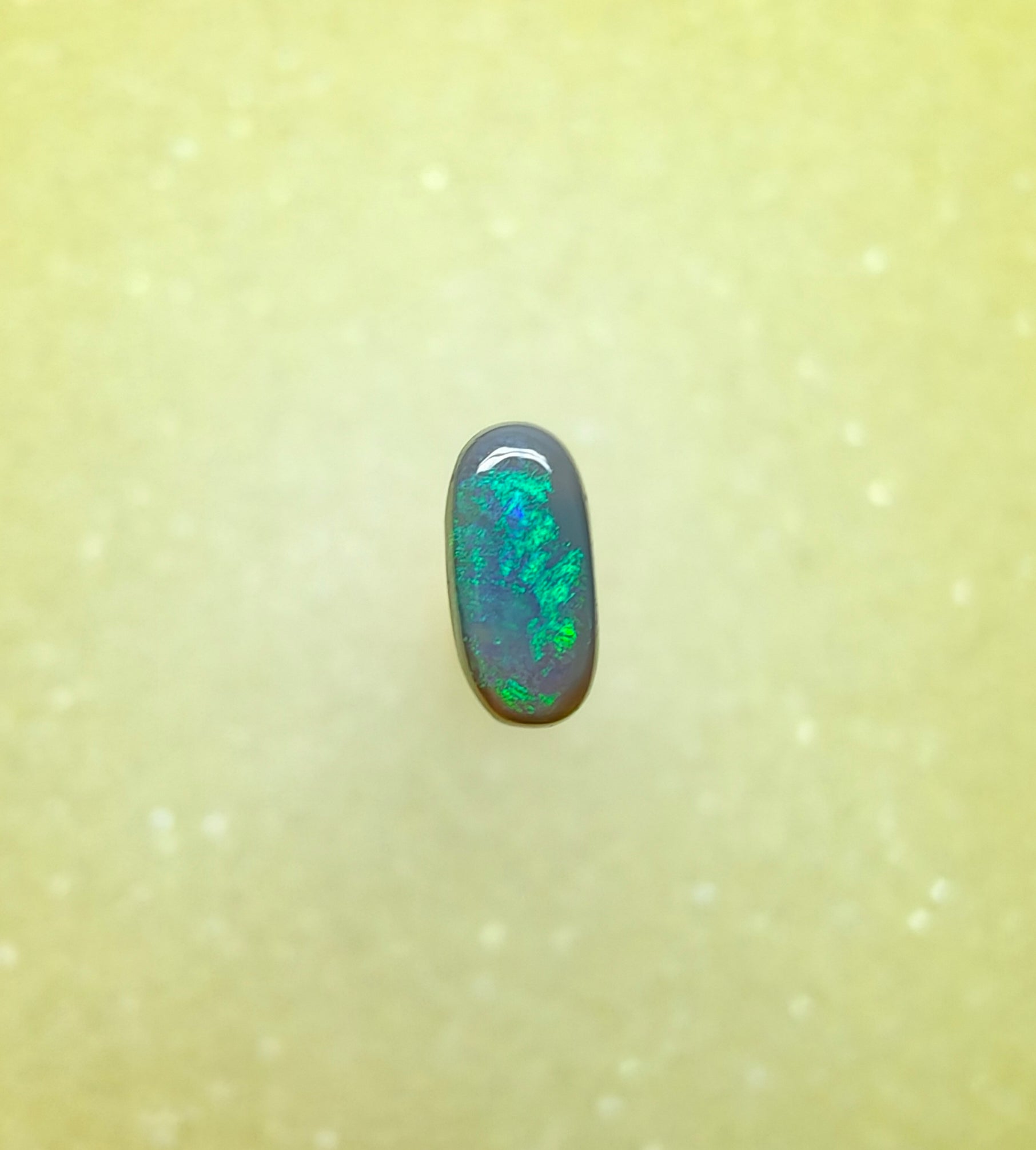 A1065 - Long cut green flash dark opal