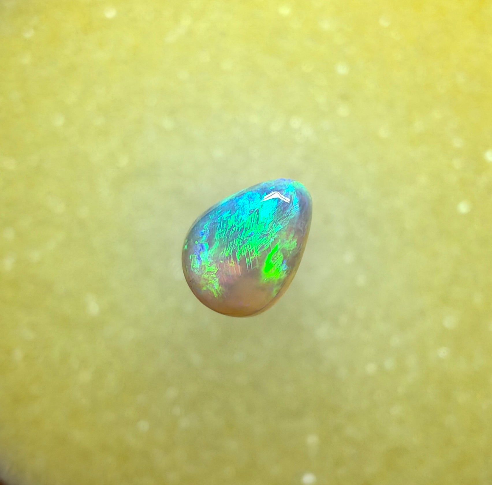 A1075 - Bright flash drop cut beauty