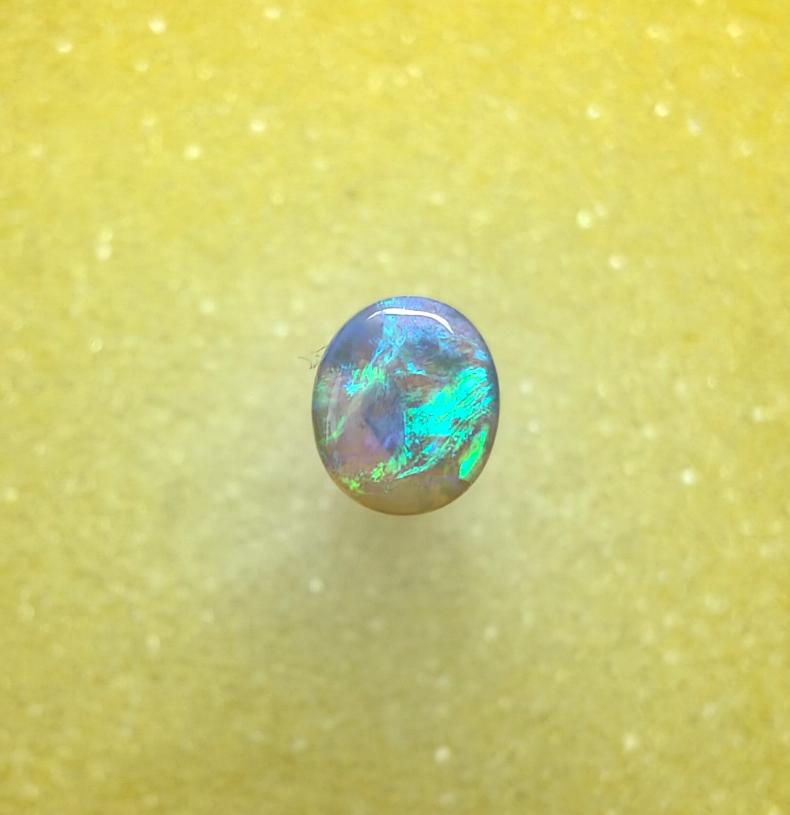 A1076 - Bright round cut flashy ring stone