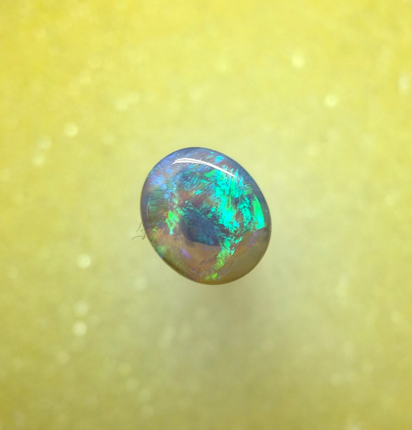 A1076 - Bright round cut flashy ring stone
