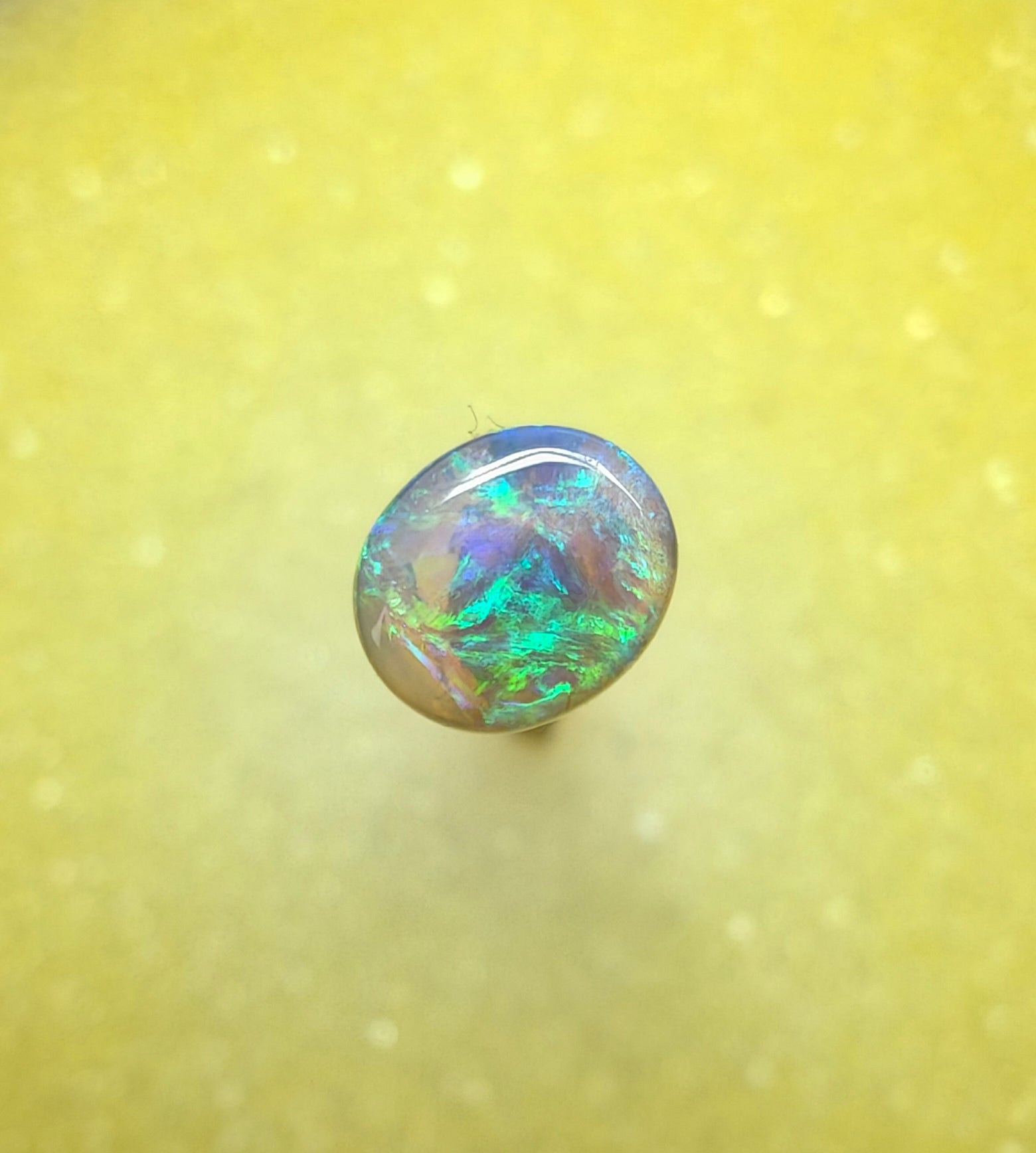 A1076 - Bright round cut flashy ring stone