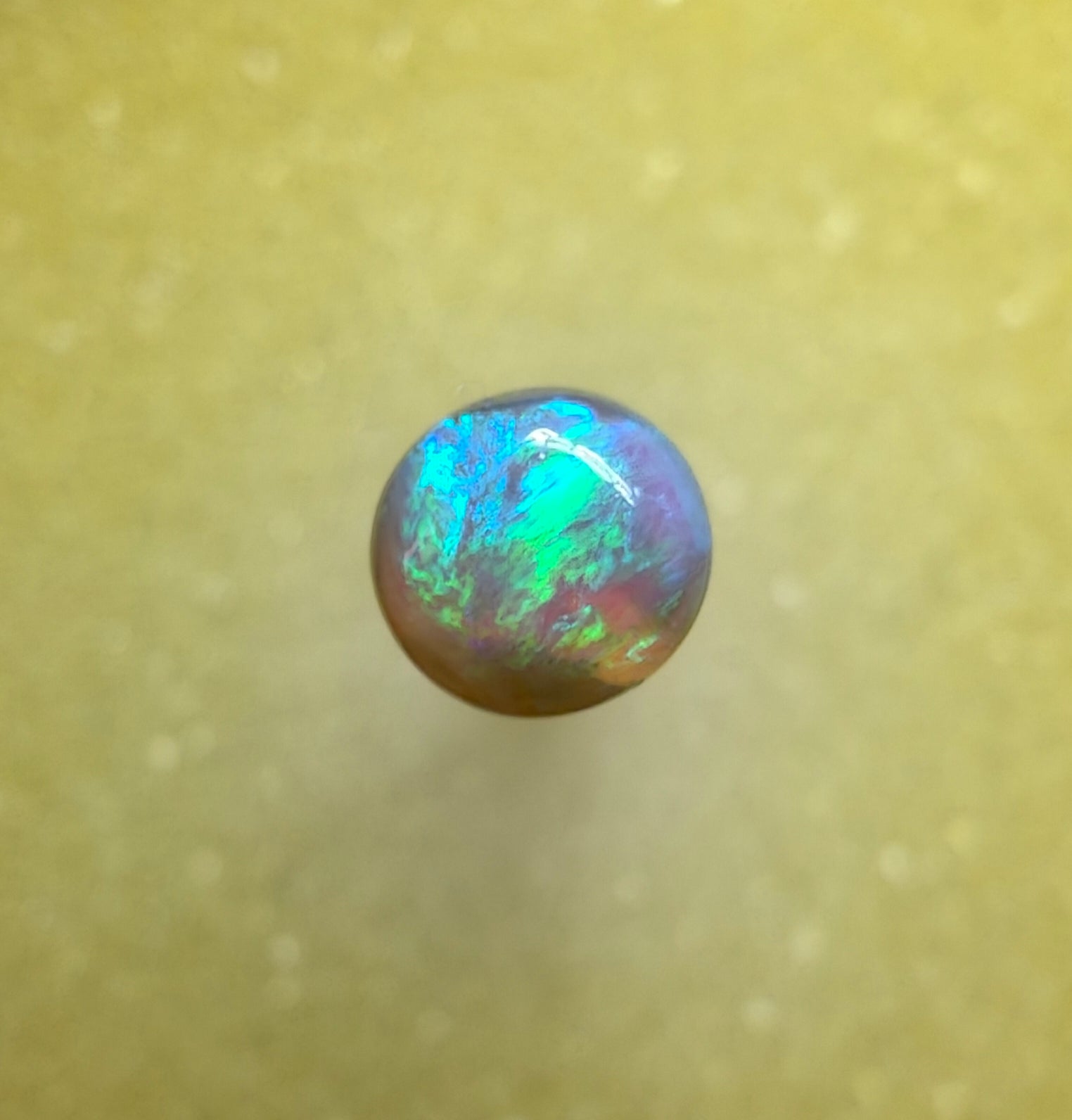 A1078 - Bright and bold round cut