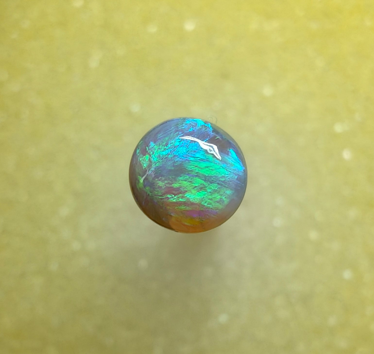 A1078 - Bright and bold round cut