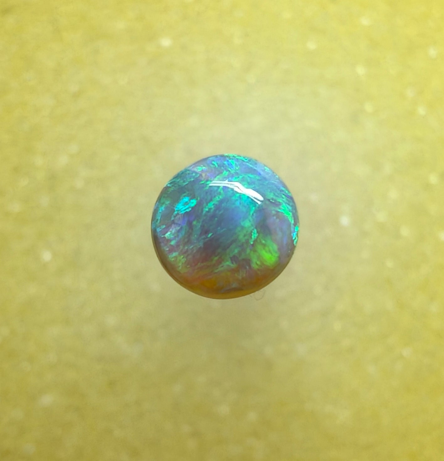 A1078 - Bright and bold round cut