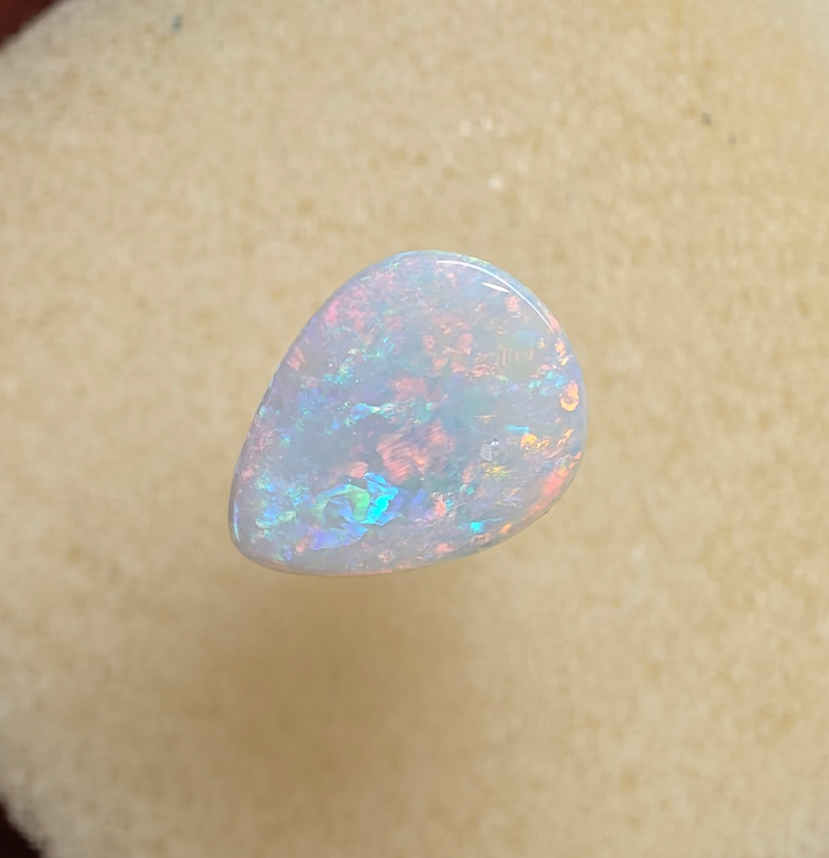 A1081 - Glittering drop cut beauty