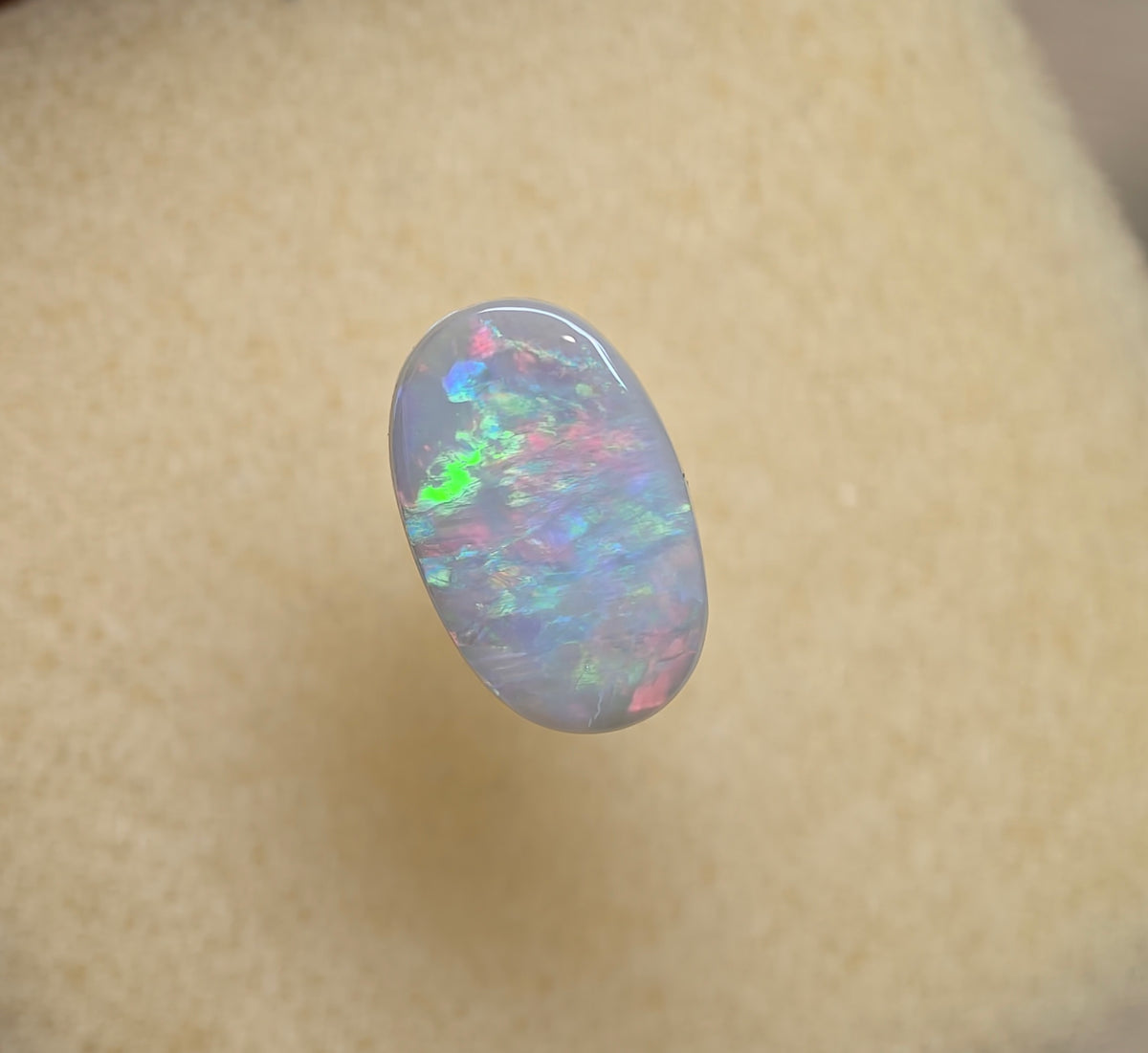 A1085 - Oval cut bright & bold