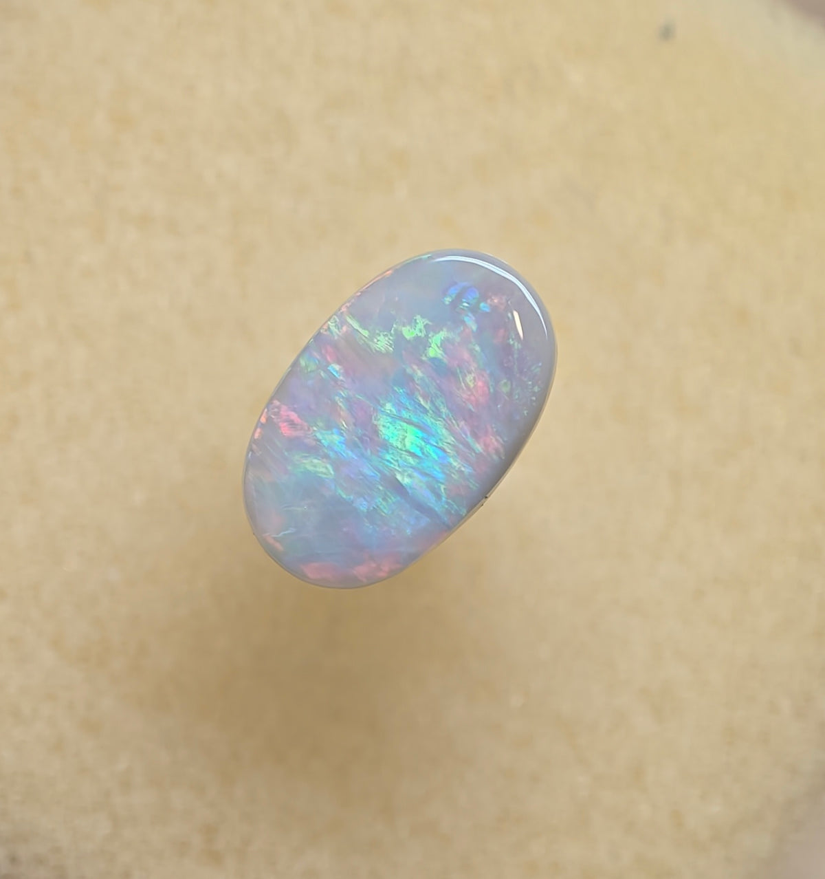 A1085 - Oval cut bright & bold