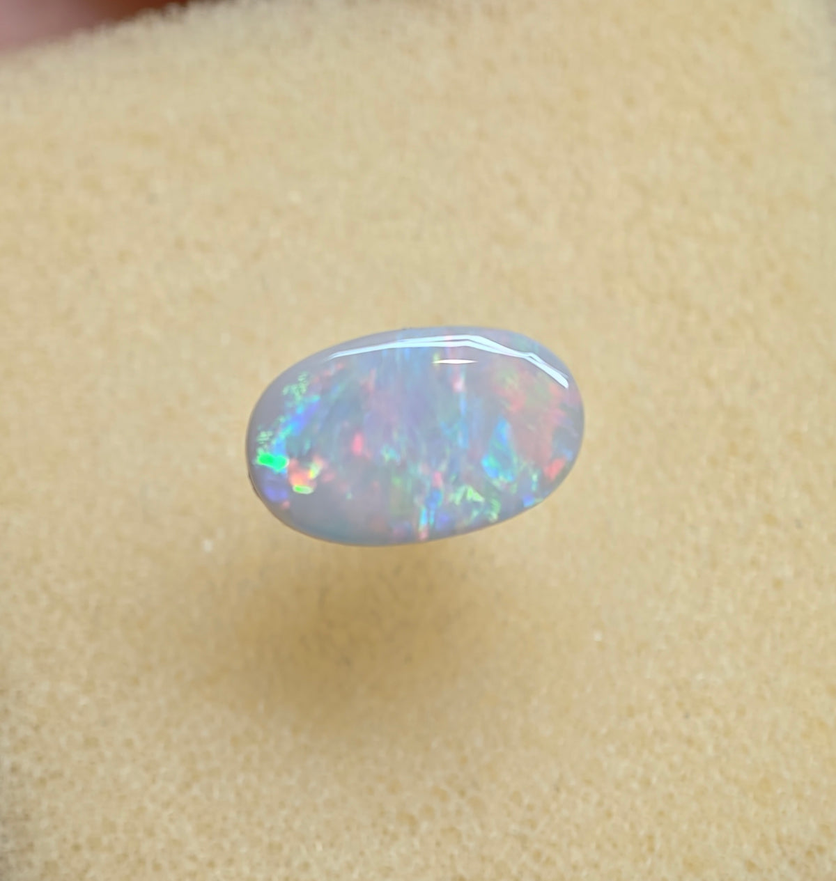 A1085 - Oval cut bright & bold