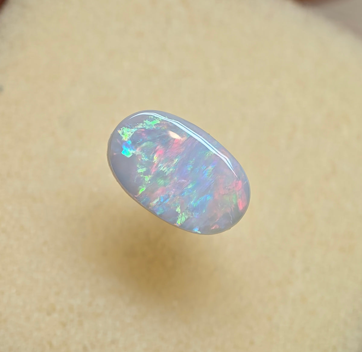 A1085 - Oval cut bright & bold
