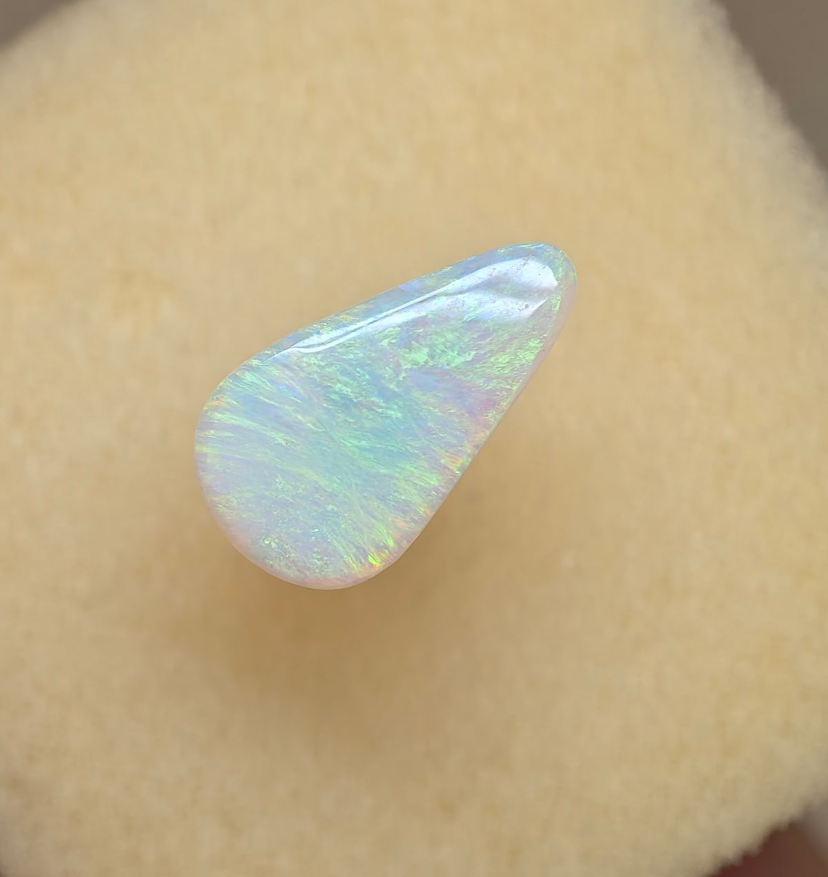 A1091 - Crystal drop cut beauty
