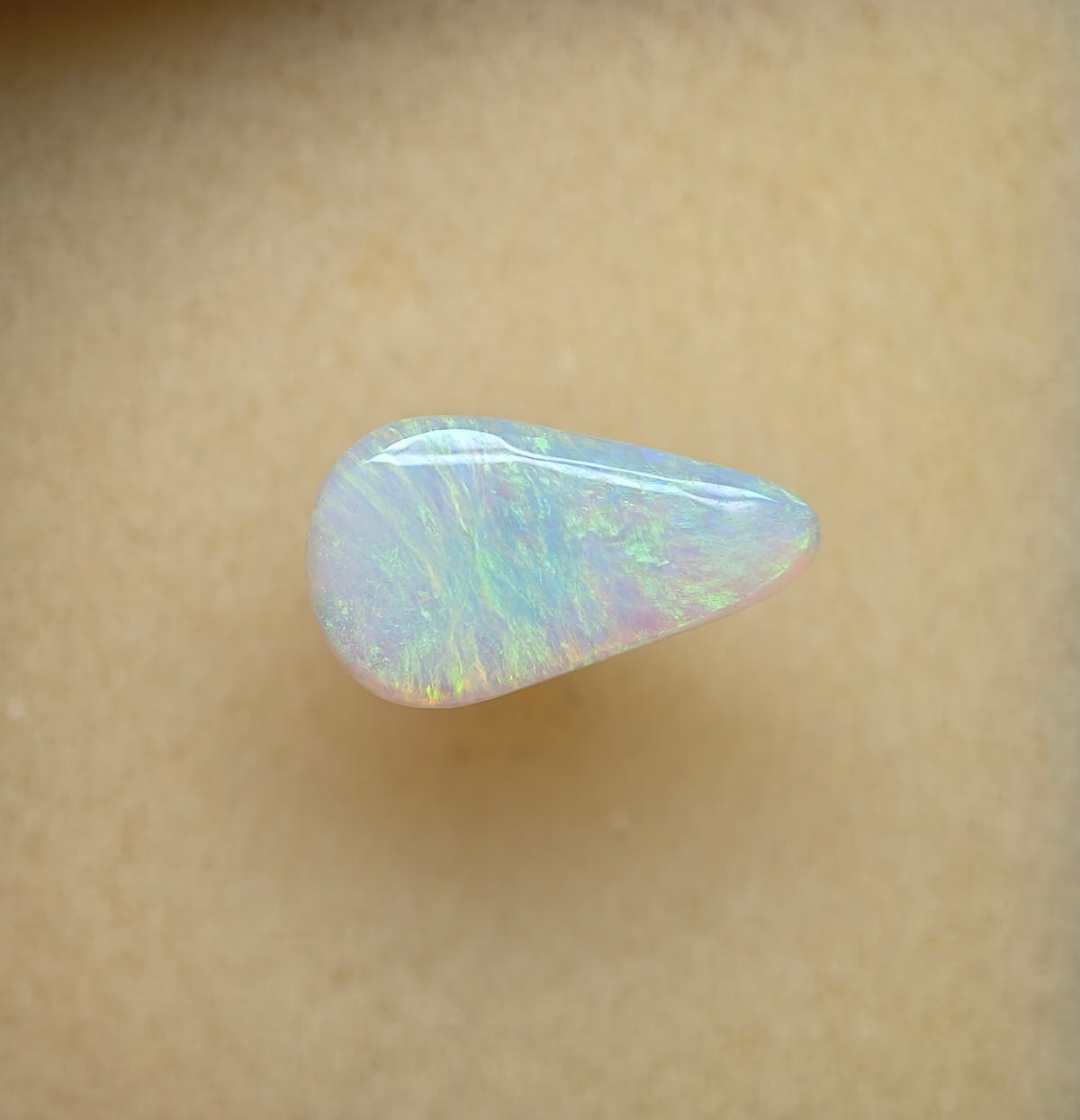 A1091 - Crystal drop cut beauty