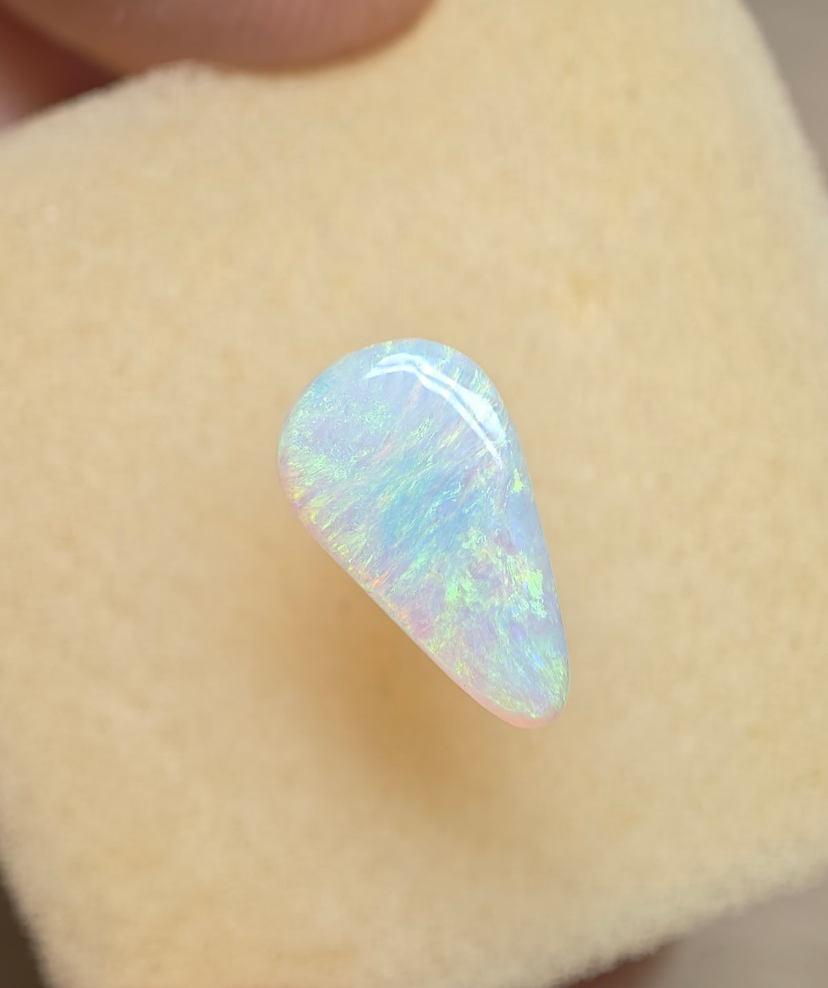 A1091 - Crystal drop cut beauty