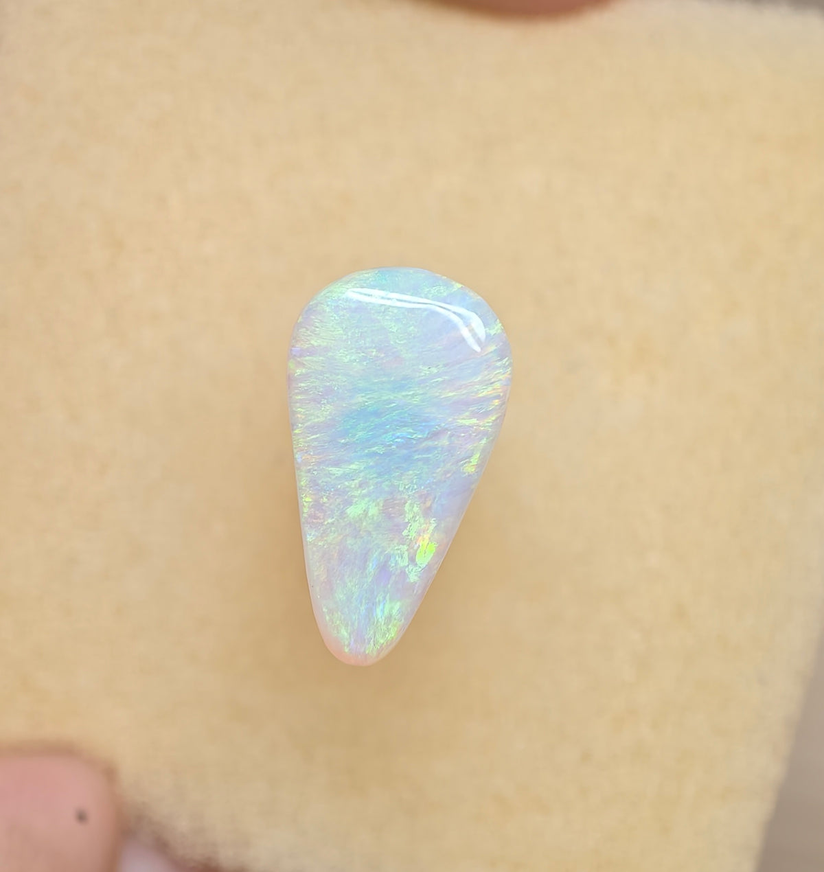 A1091 - Crystal drop cut beauty