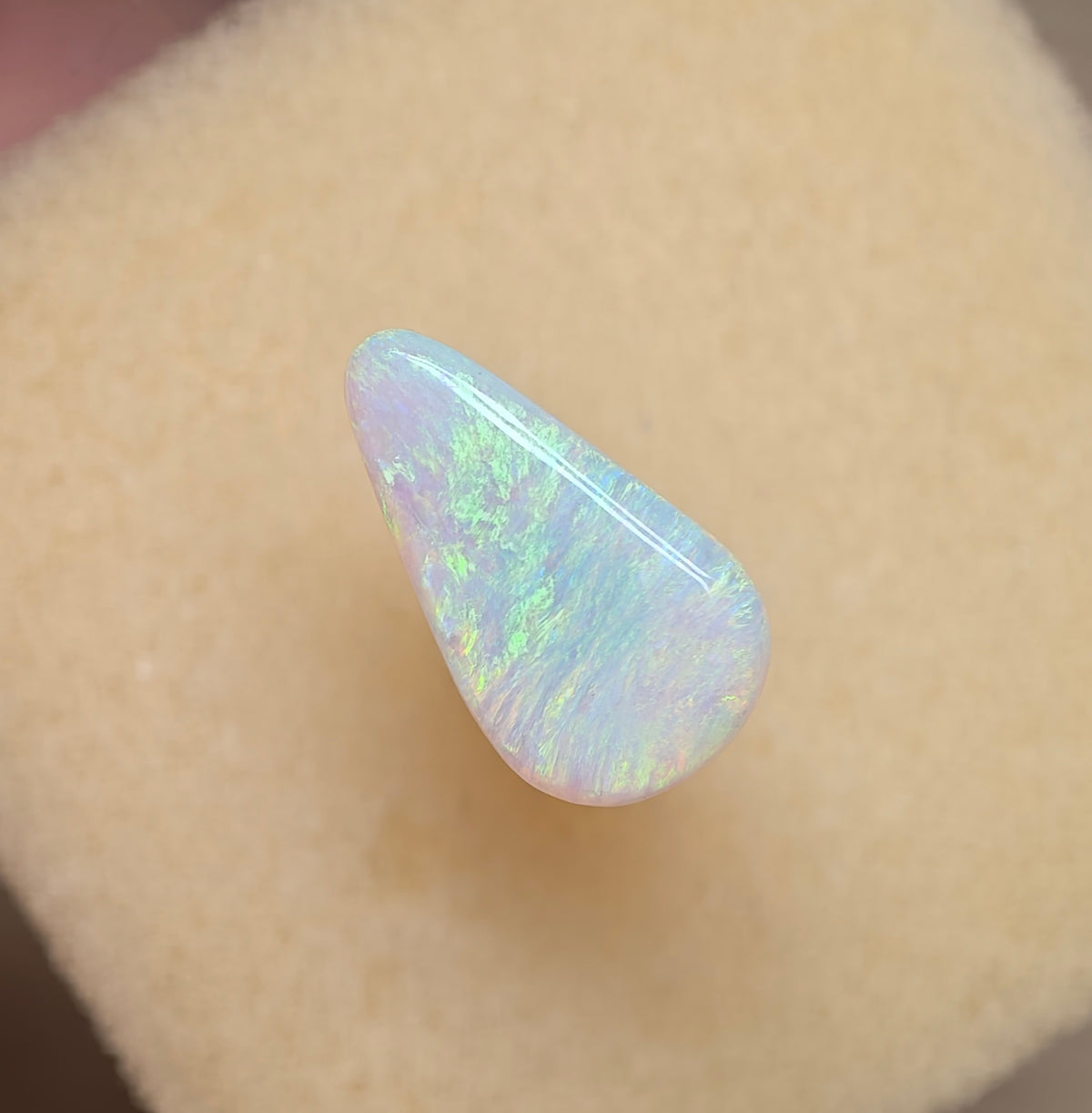 A1091 - Crystal drop cut beauty