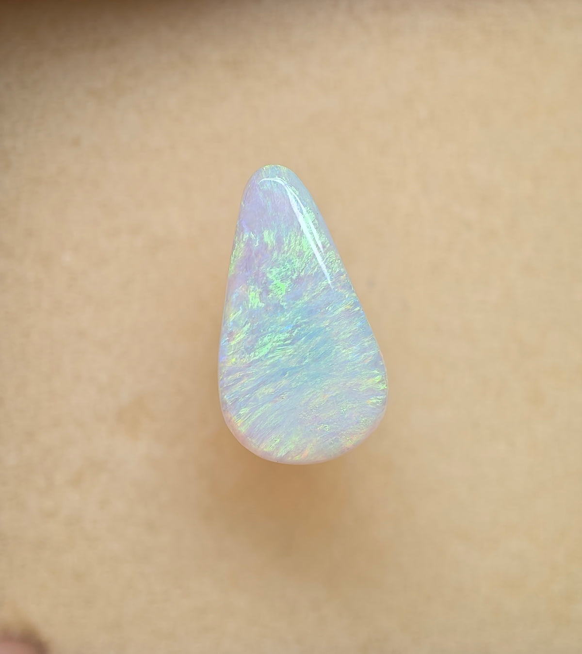 A1091 - Crystal drop cut beauty