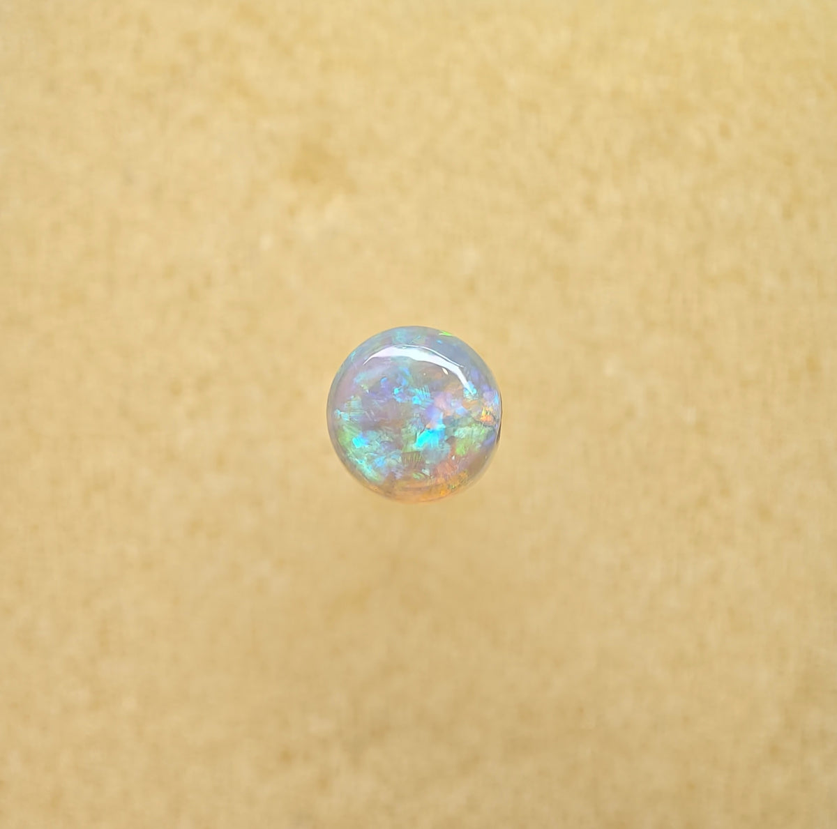 A1093 - Round cut bright crystal beauty