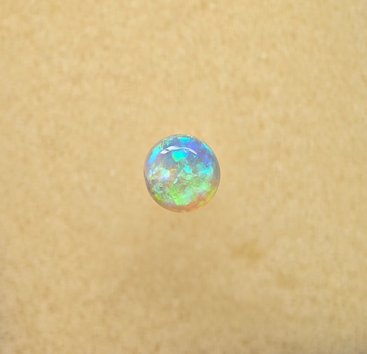 A1093 - Round cut bright crystal beauty