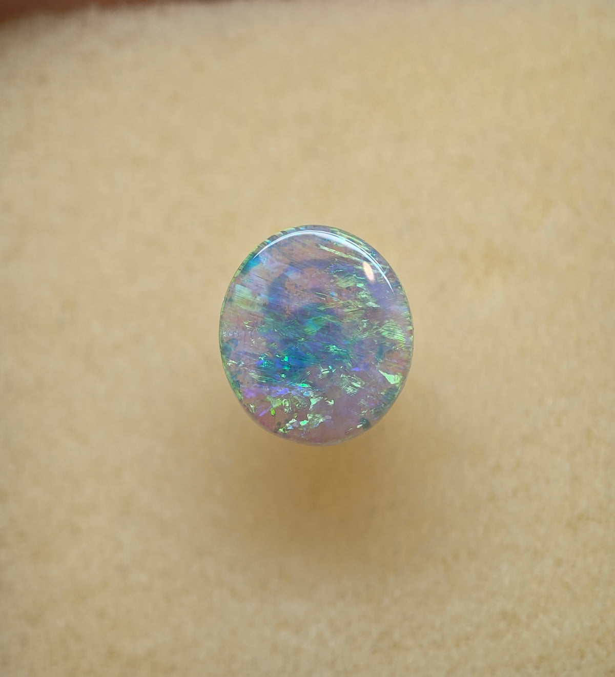 A1095 - Beautiful, clear and bright crystal opal