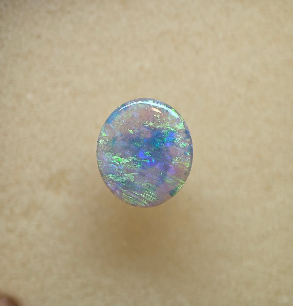 A1095 - Beautiful, clear and bright crystal opal
