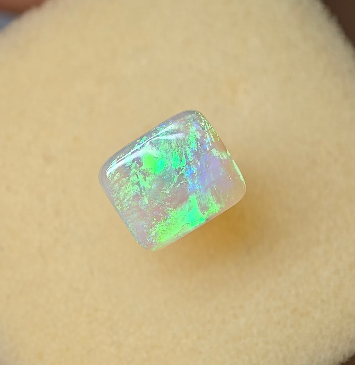 A1097 - Cushion cut bright crystal stunner