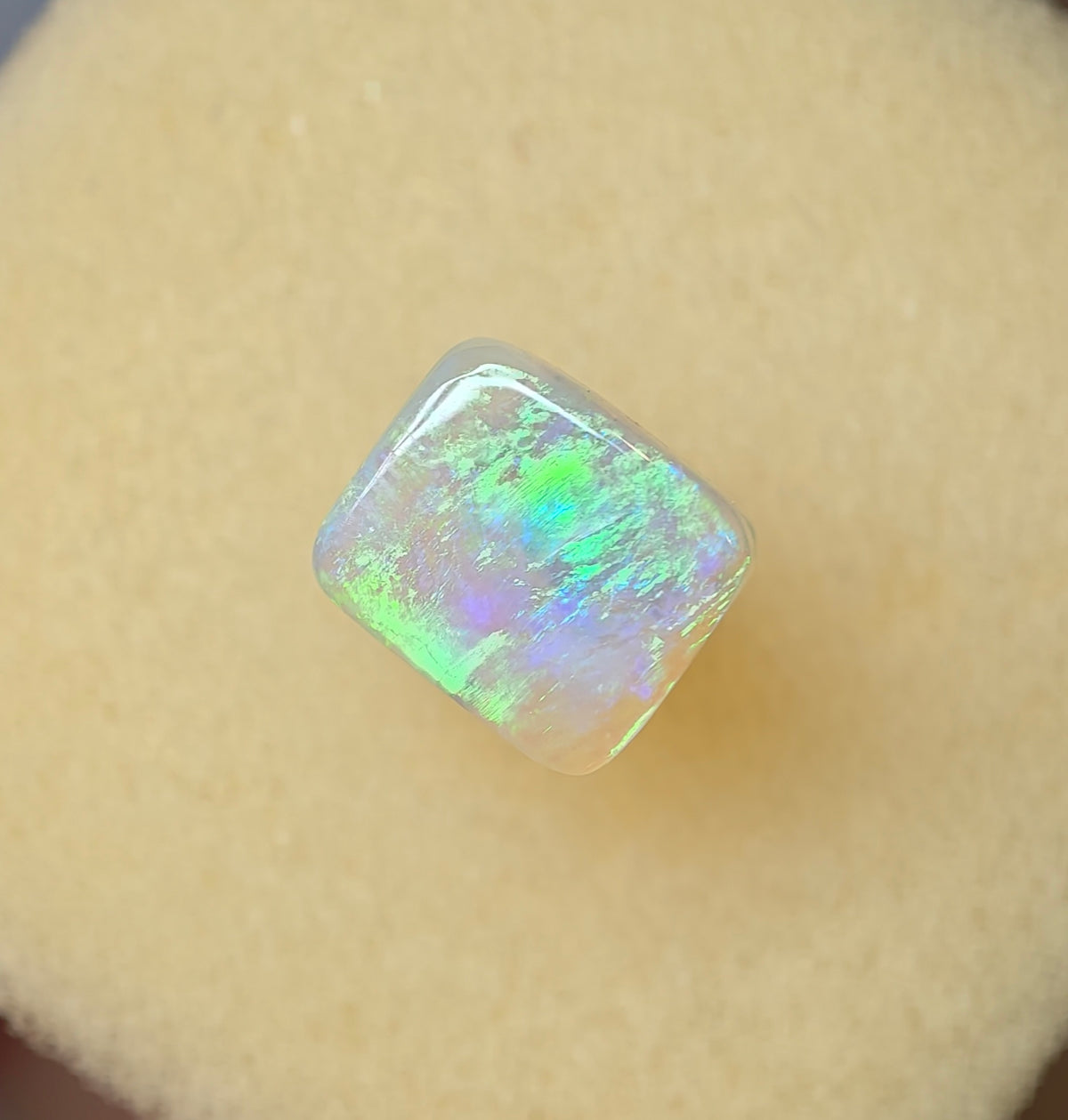 A1097 - Cushion cut bright crystal stunner