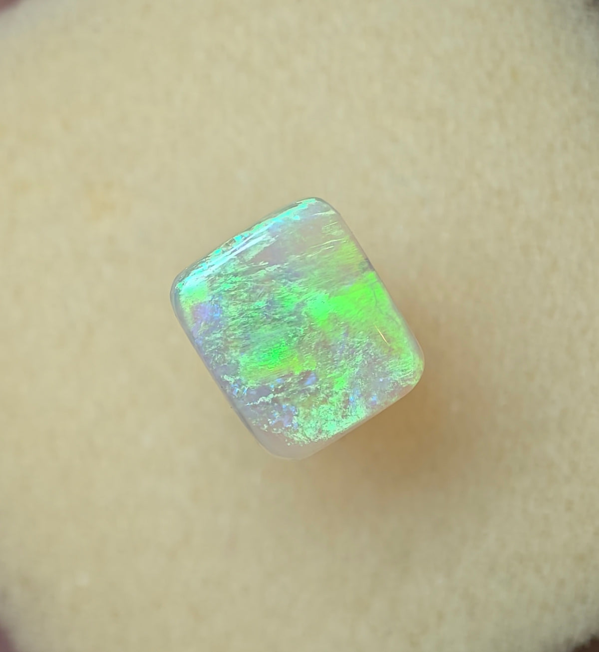 A1097 - Cushion cut bright crystal stunner