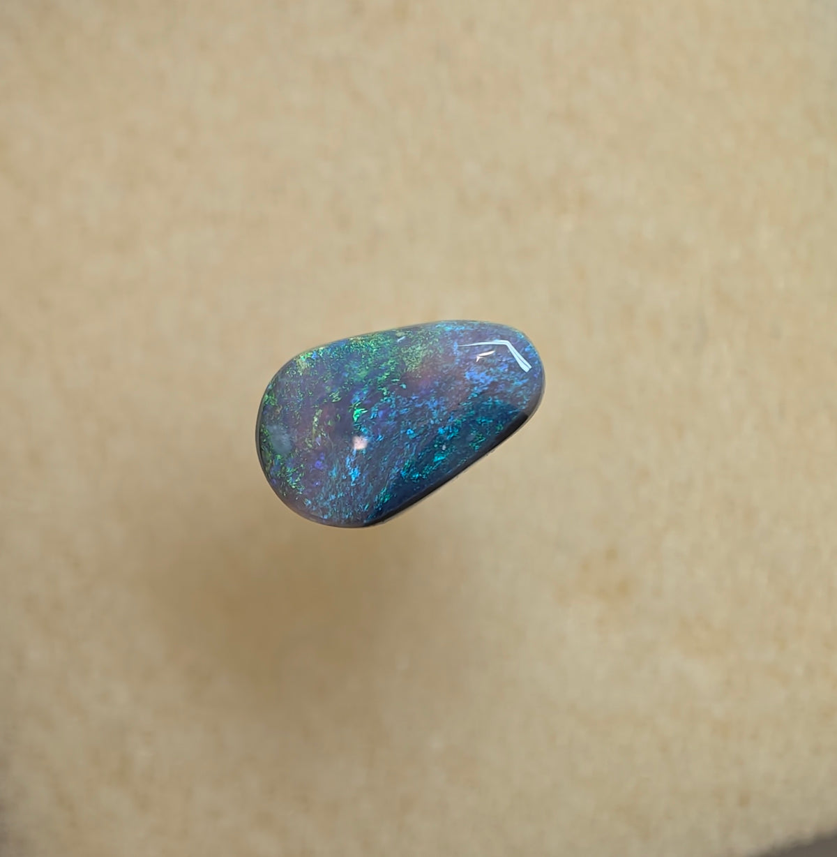 A1102 - Beautiful crystal drop cut