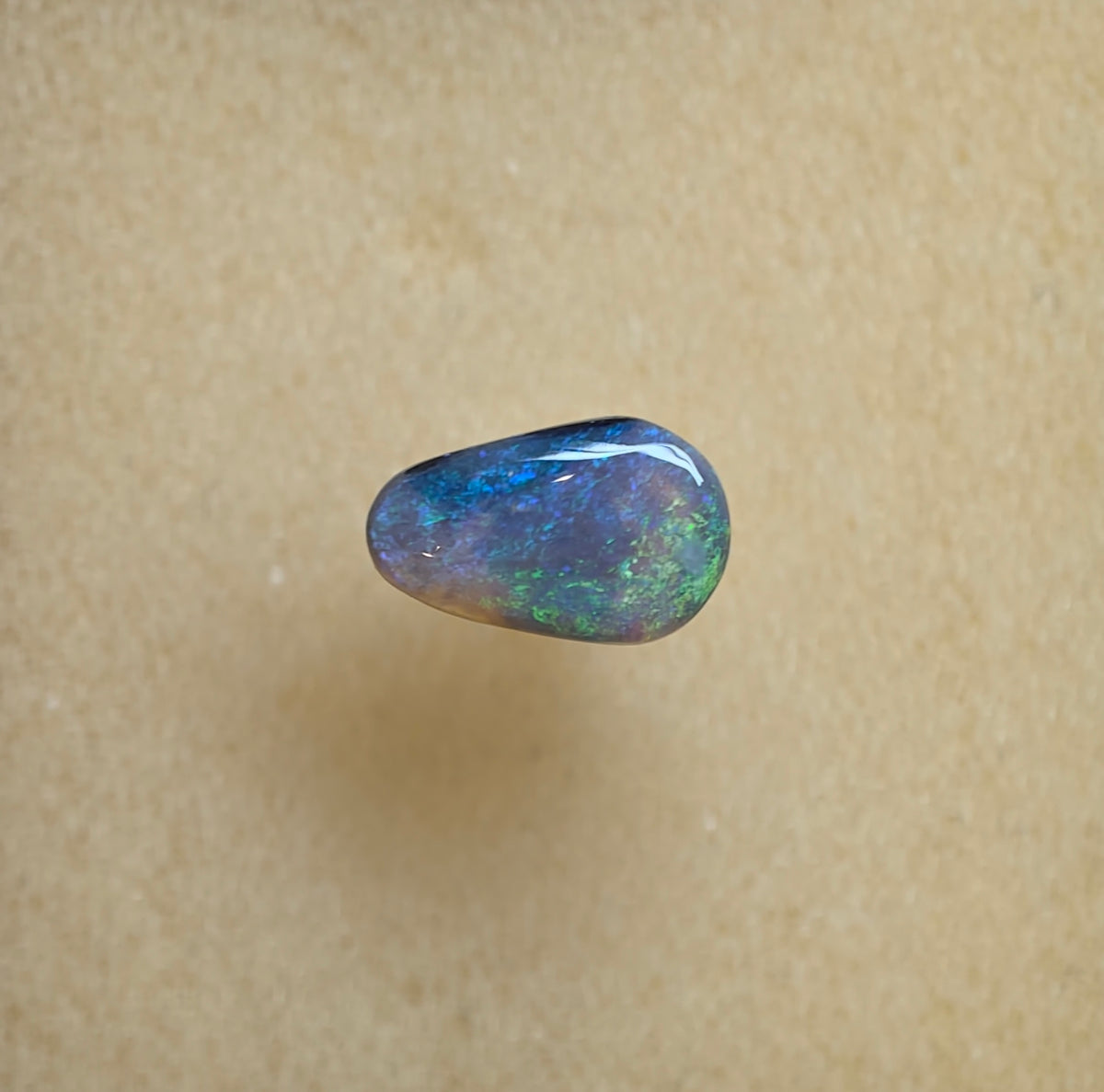 A1102 - Beautiful crystal drop cut