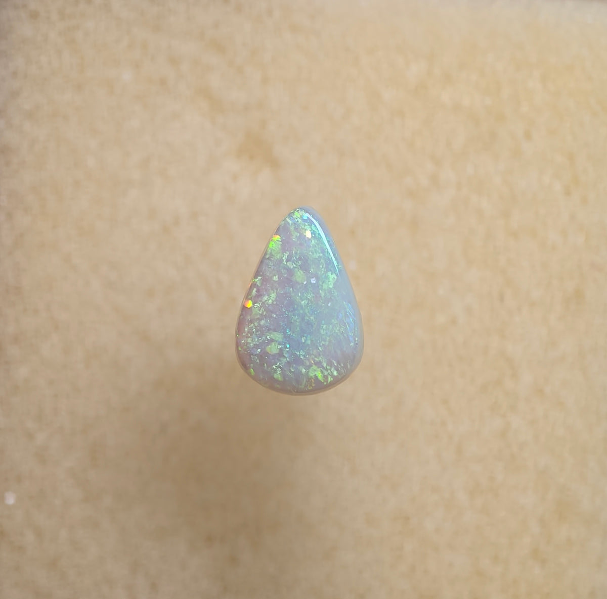 A1104 - Glittering drop cut