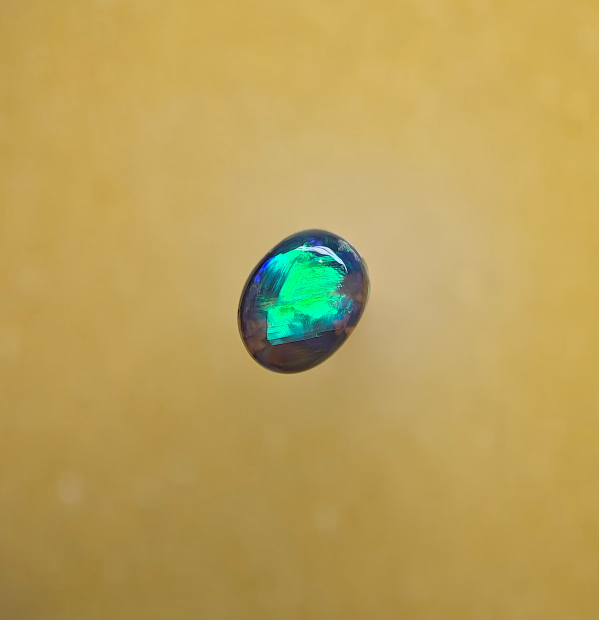 A1105 - Round cut bright crystal opal