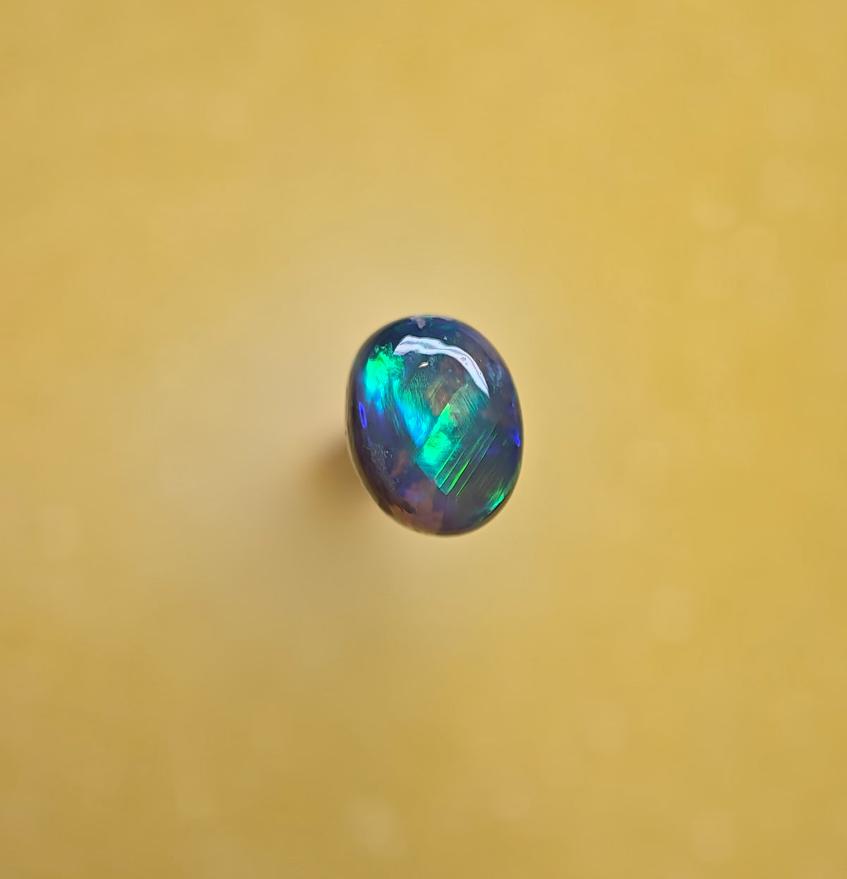 A1105 - Round cut bright crystal opal