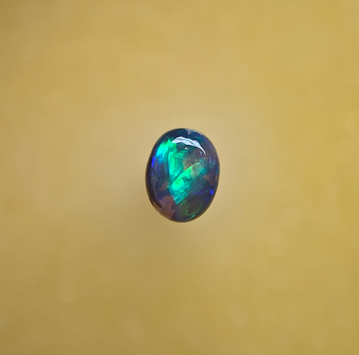 A1105 - Round cut bright crystal opal