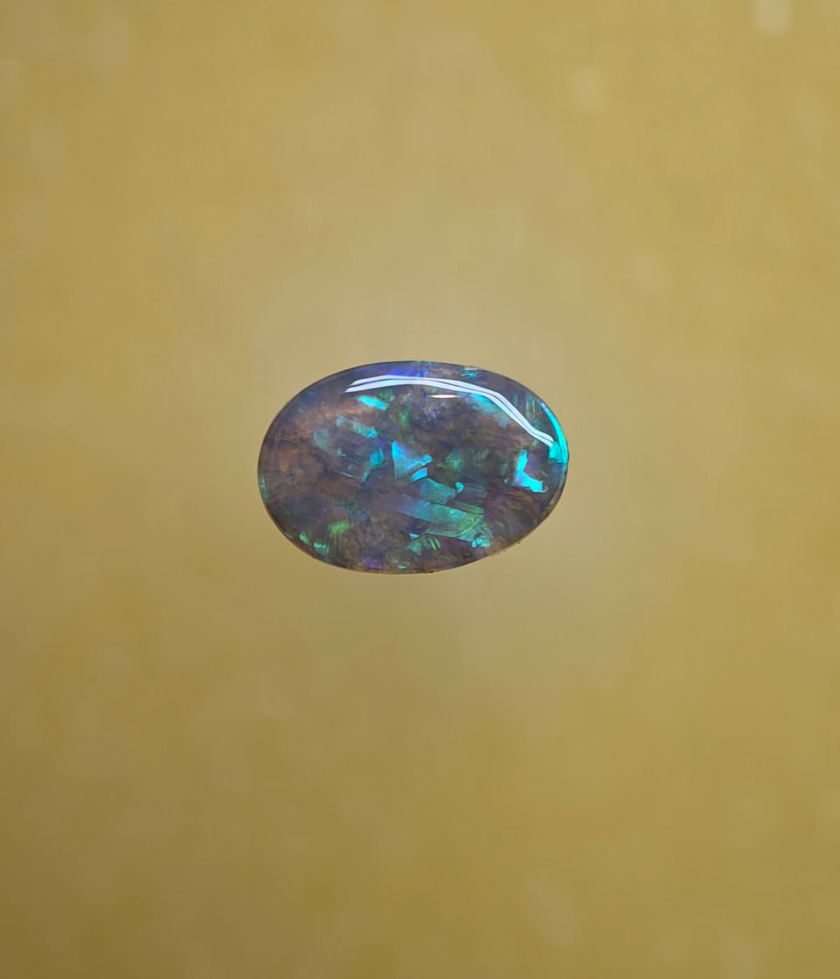 A1107 - Beautiful oval cut crystal opal