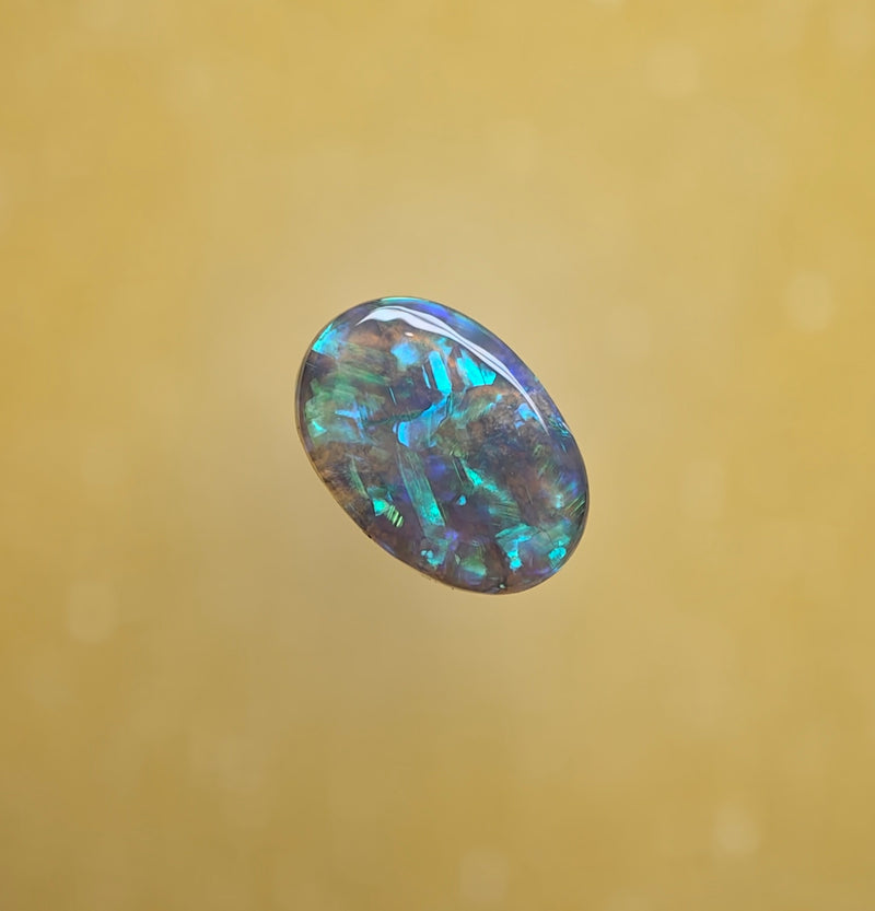 A1107 - Beautiful oval cut crystal opal