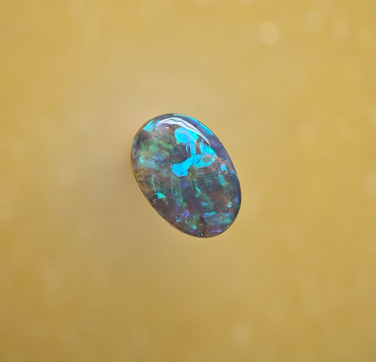 A1107 - Beautiful oval cut crystal opal