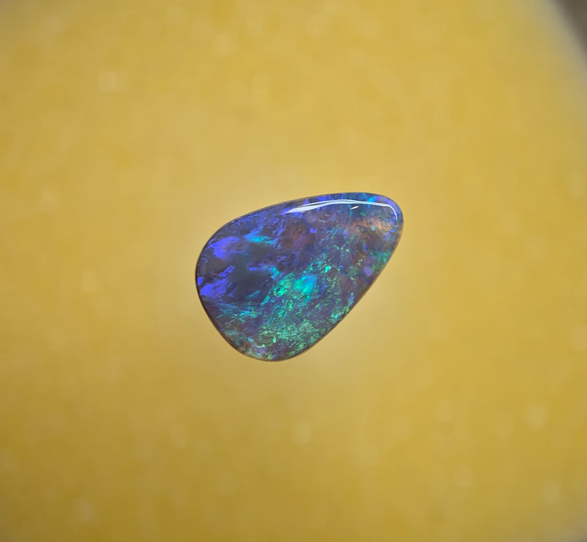A1113 - Stunning bold drop cut