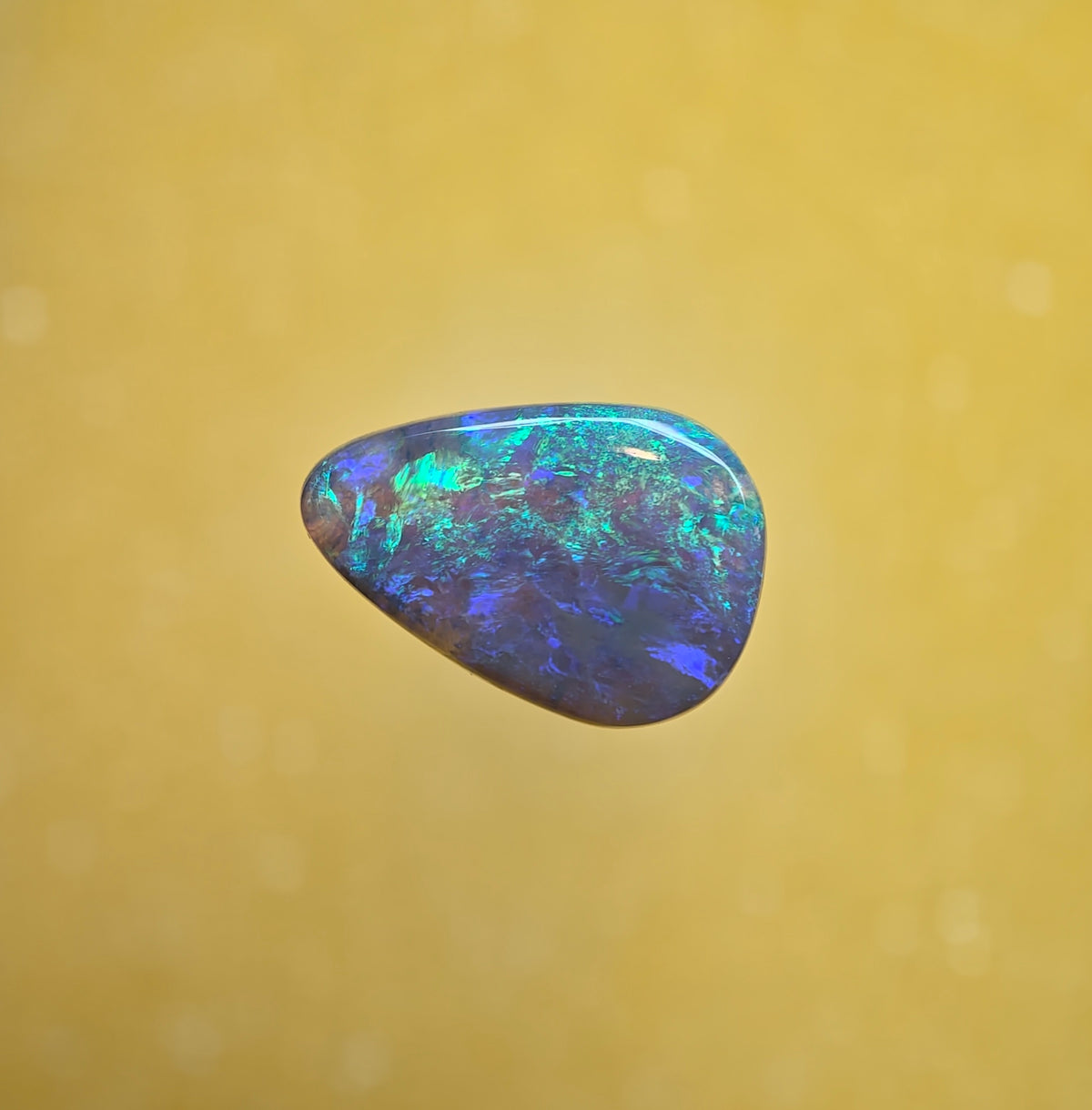 A1113 - Stunning bold drop cut