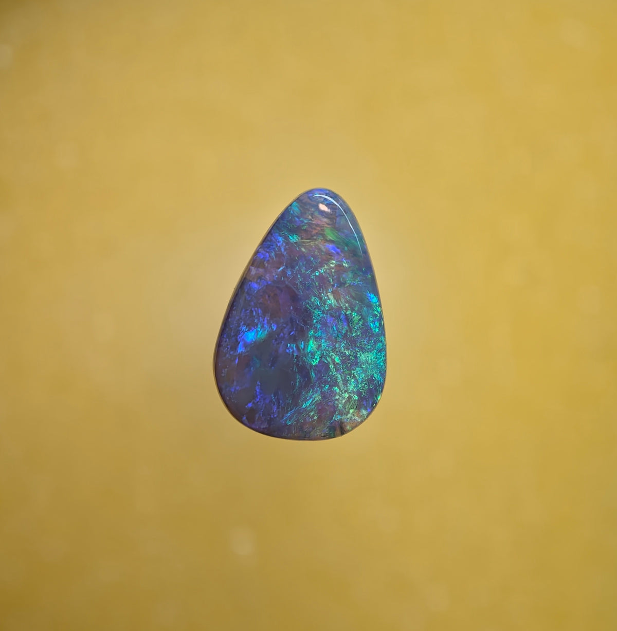 A1113 - Stunning bold drop cut