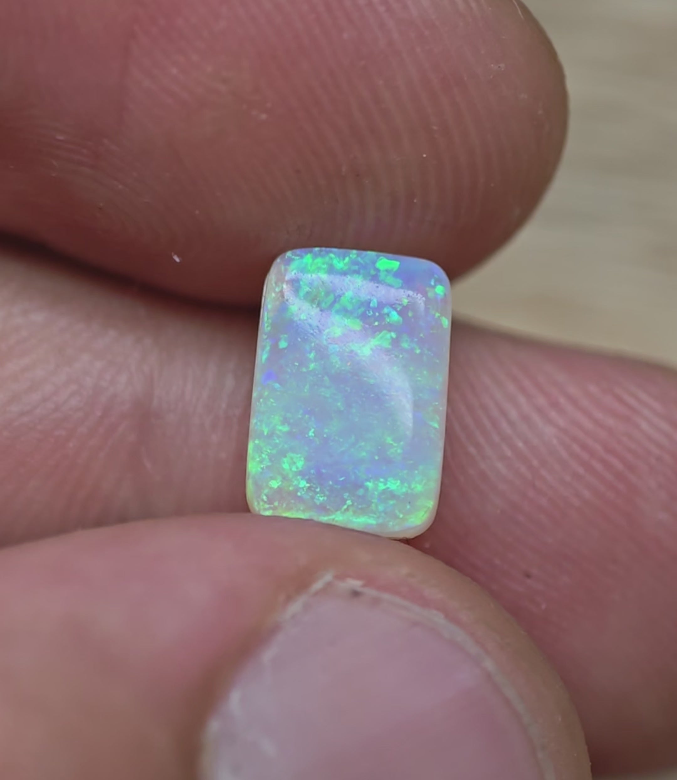 A995 - Long cushion cut sparkle