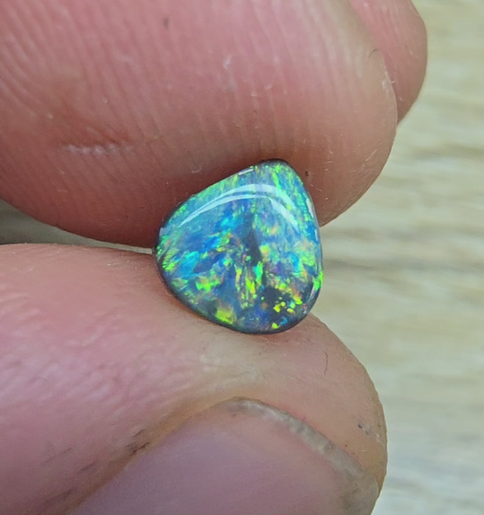 A843 - Fat drop cut black opal