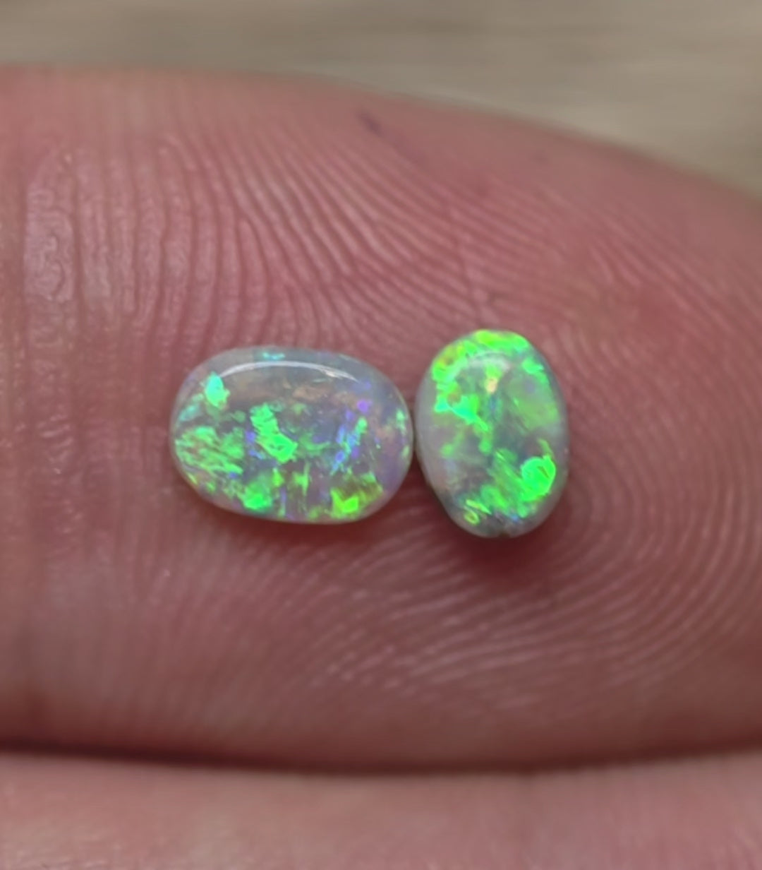 A1023 - Bright green ring stones