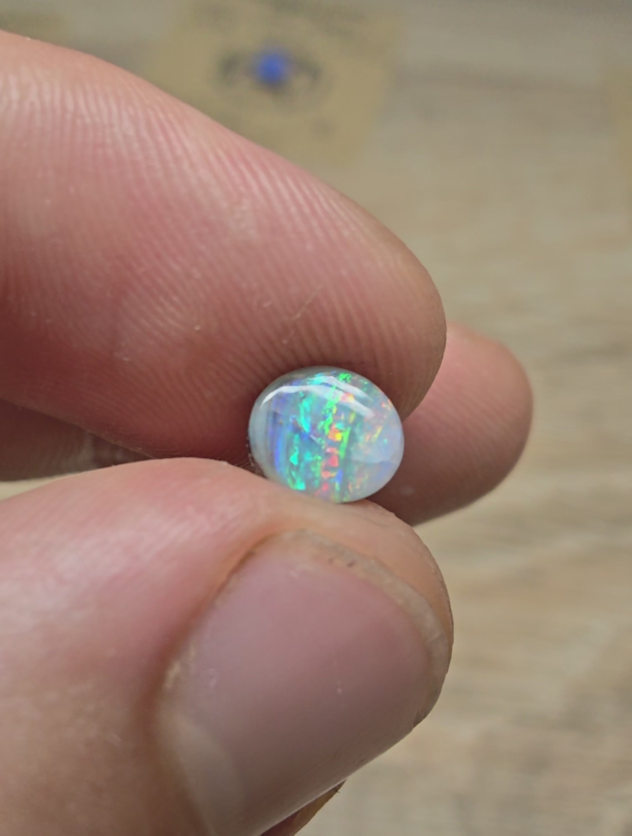 A953 - Bright round cut stunner