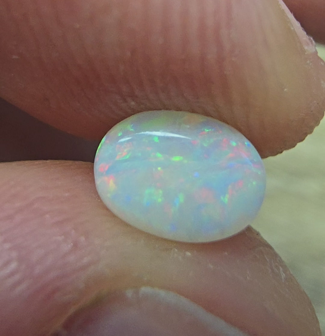 A775 - Pearl white rainbow flash