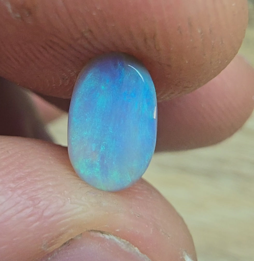 A868 - Oval cut soft blue crystal