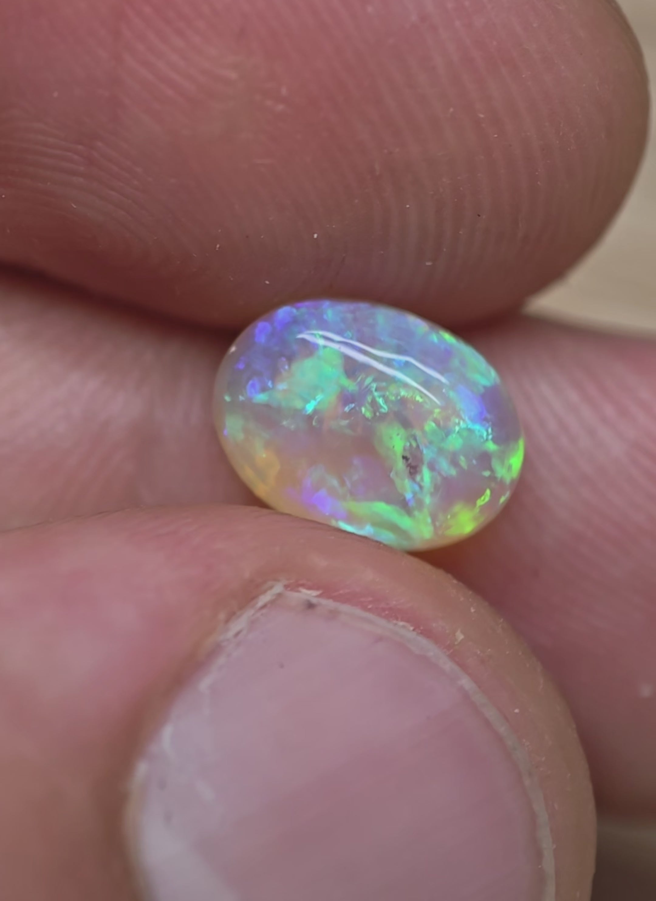 A990 - Beautiful cabochon crystal opal
