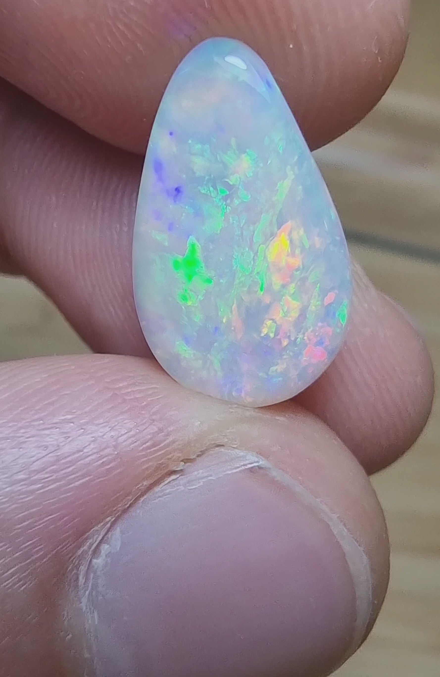 A439 - Large drop cut crystal
