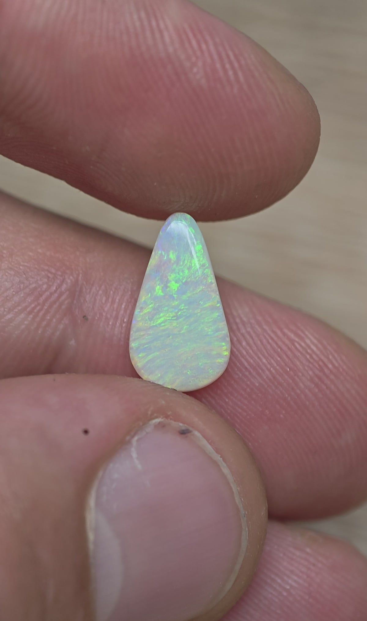 A1091 - Crystal drop cut beauty